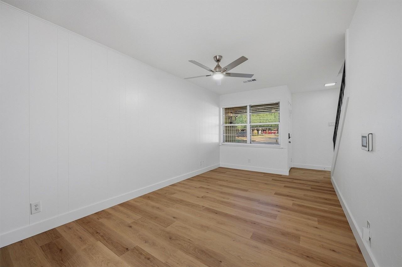 600 W Pelton St - Photo 7 of 30