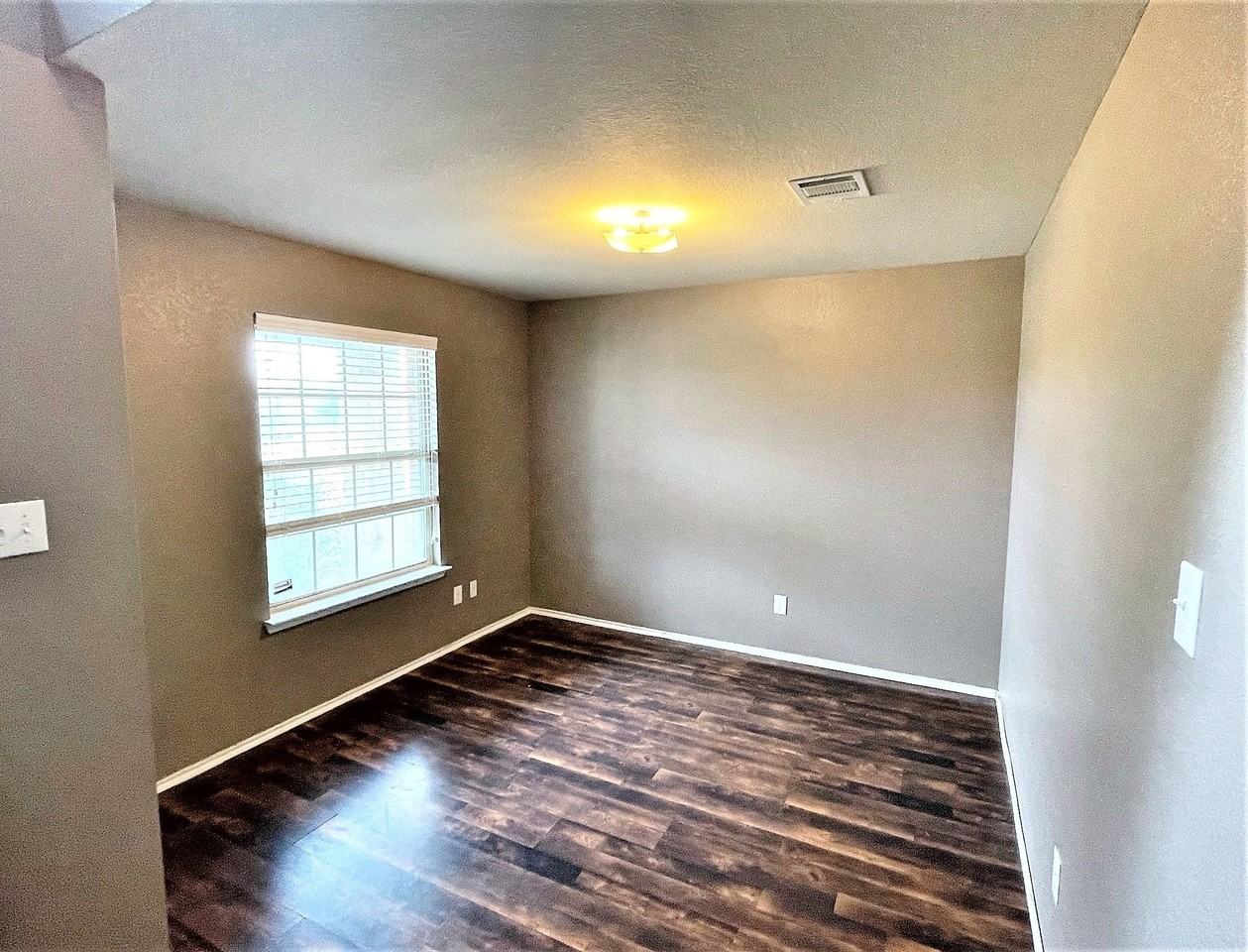 208 Dye Dr - Photo 3 of 29