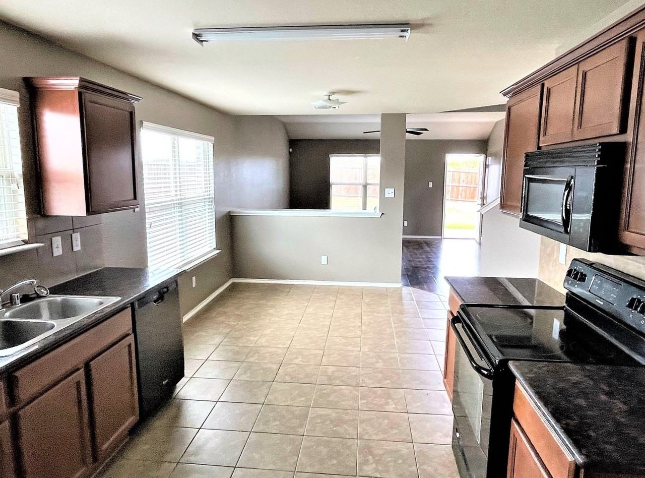 208 Dye Dr - Photo 4 of 29