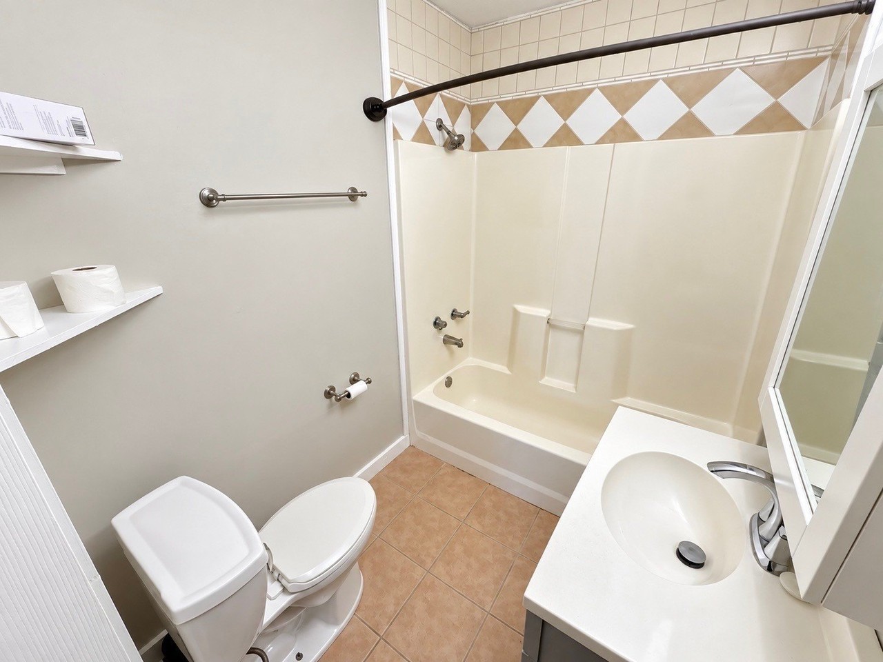 554 S Main St - Photo 5 of 11