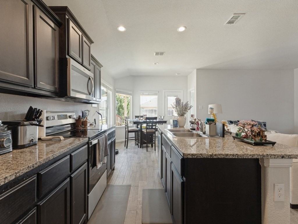 9224 Castorian Dr - Photo 4 of 11