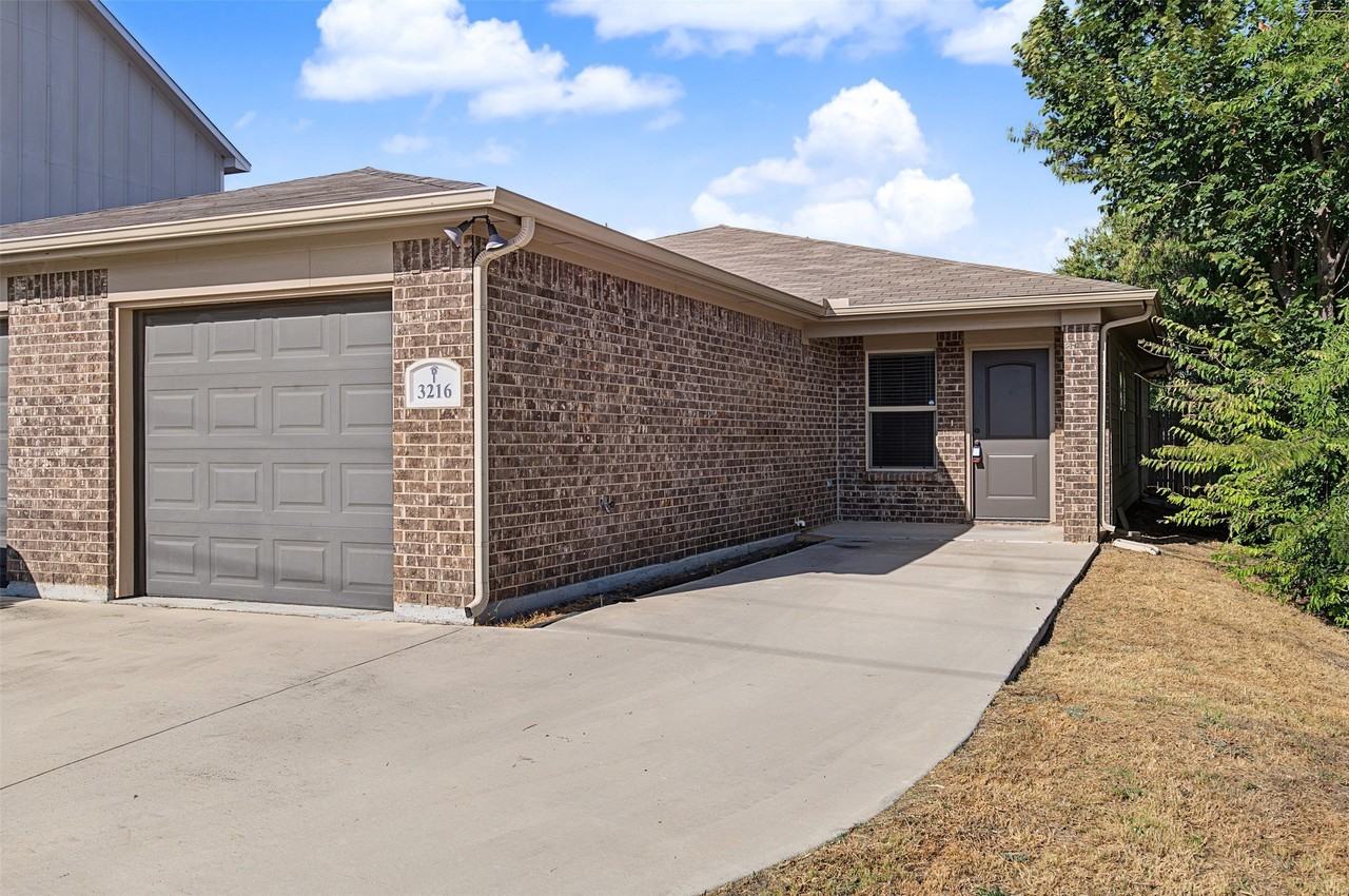 3216 Cherry Ln - Photo 2 of 32