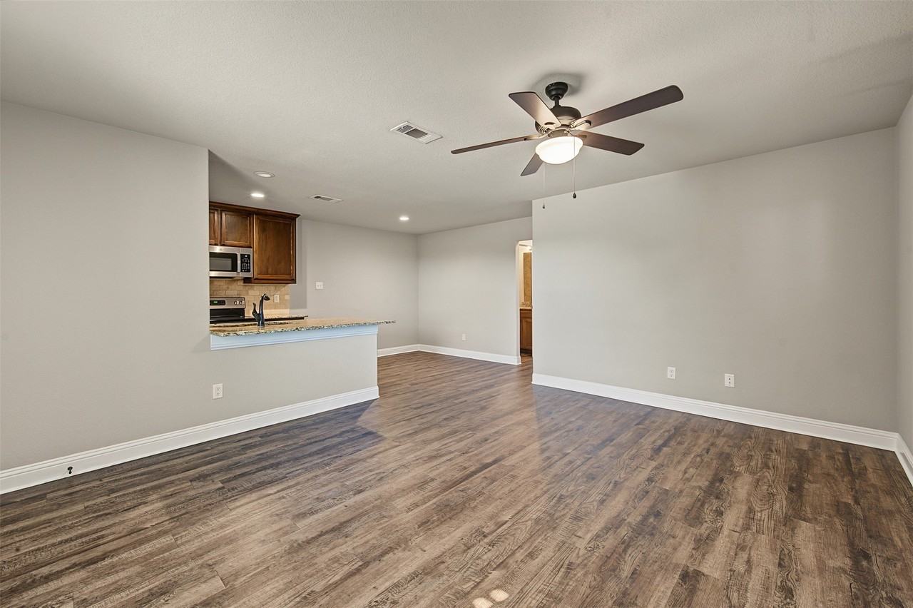 3216 Cherry Ln - Photo 4 of 32