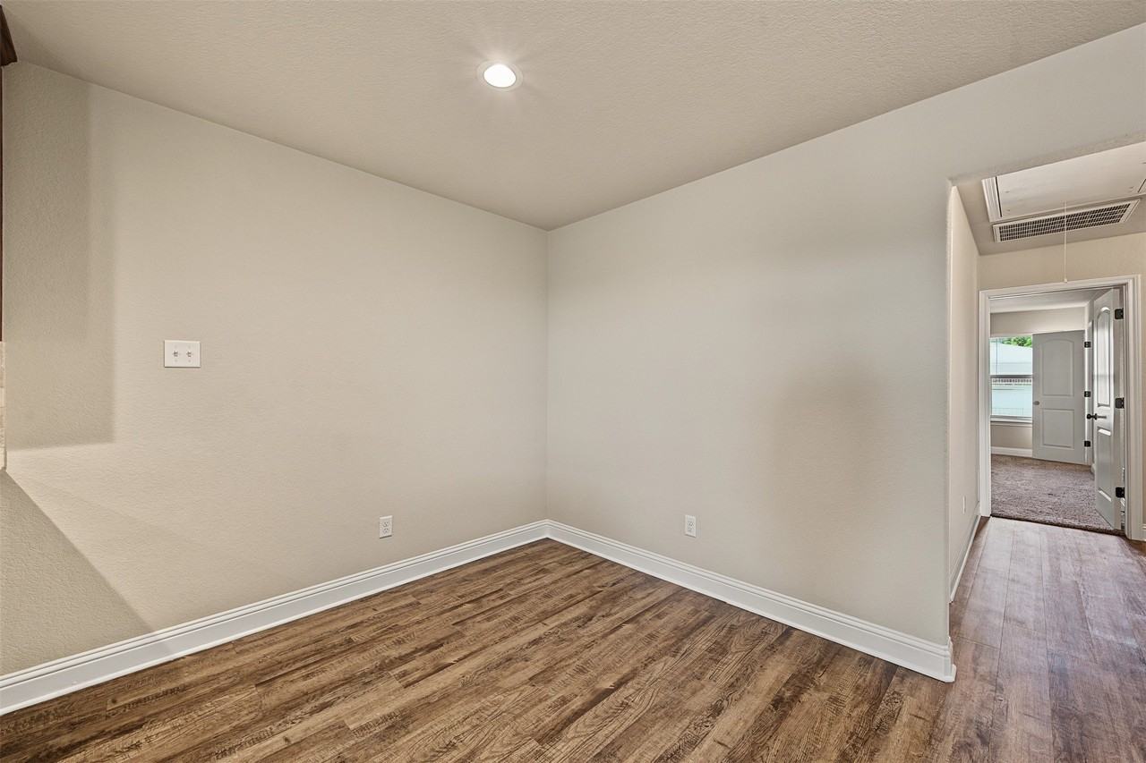 3216 Cherry Ln - Photo 6 of 32