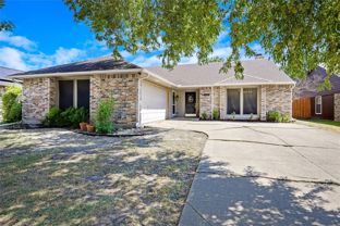 512 Rosewood Ln - Photo 1 of 1