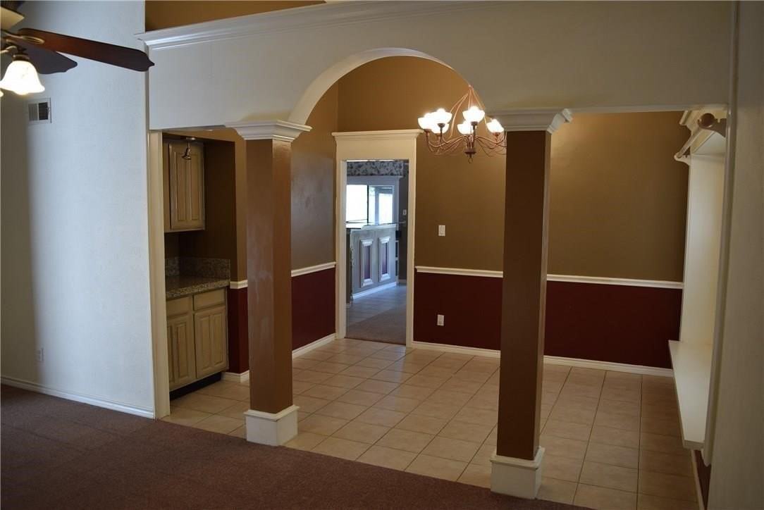 512 Rosewood Ln - Photo 7 of 17