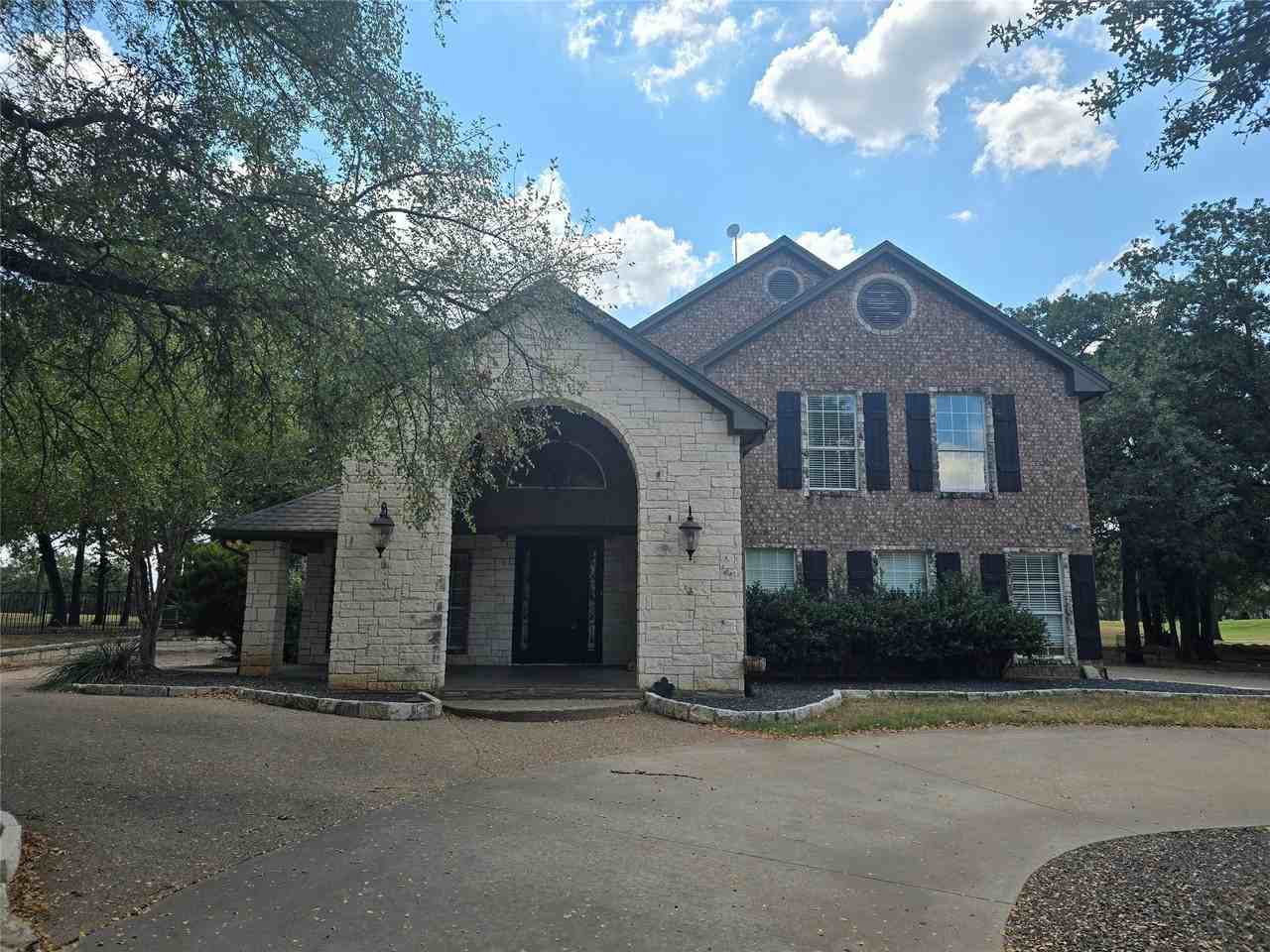 437 Sugar Tree Dr - Photo 2 of 15