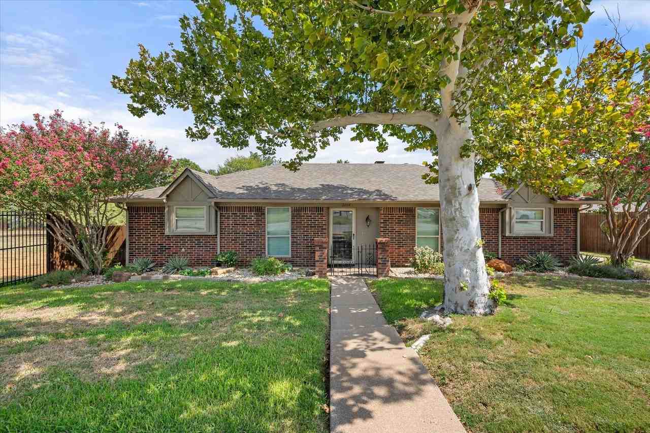 3204 Brown Trl - Photo 3 of 31
