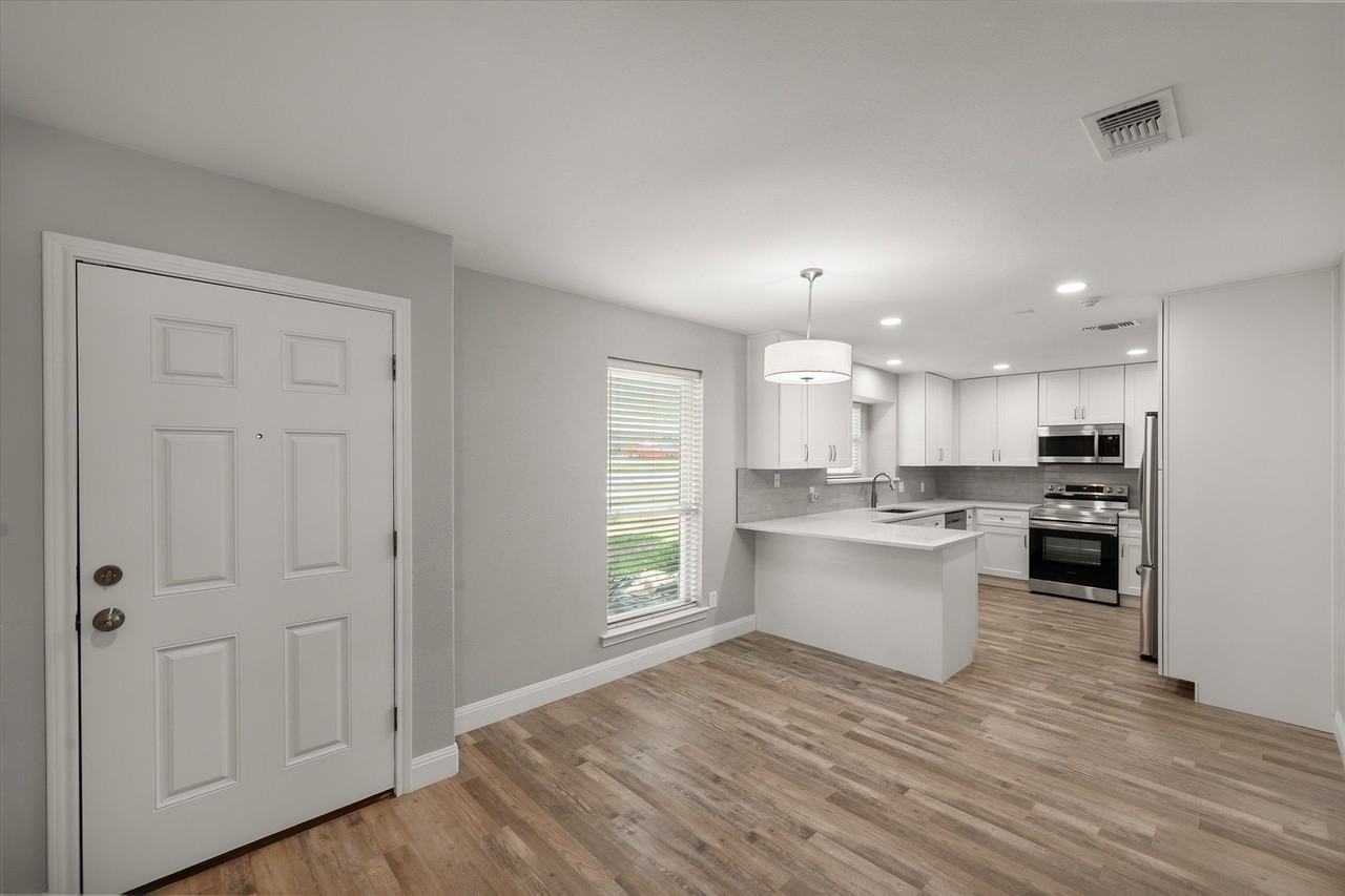 3204 Brown Trl - Photo 5 of 31