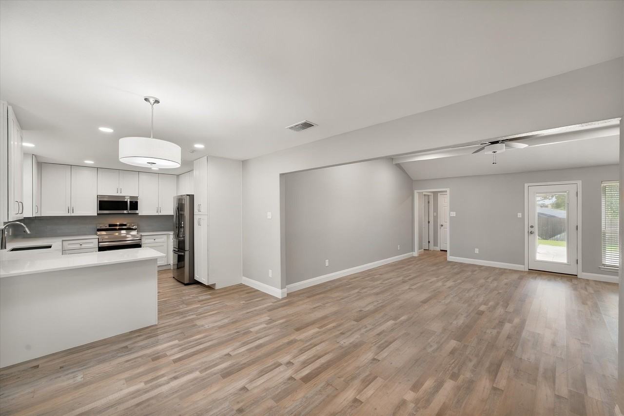 3204 Brown Trl - Photo 6 of 31