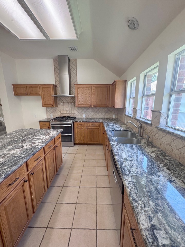 6734 Richmond Dr - Photo 6 of 18