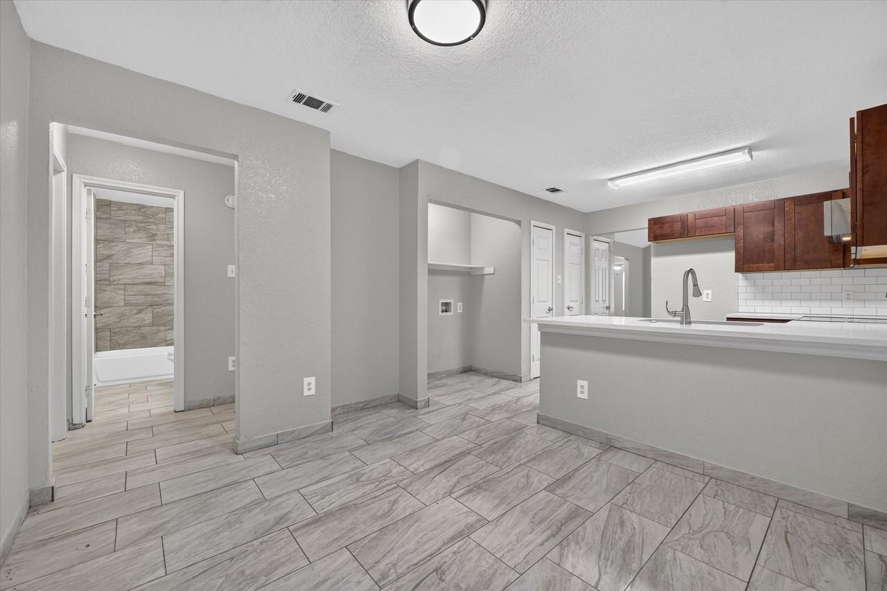 5304 Carol Ave - Photo 2 of 24