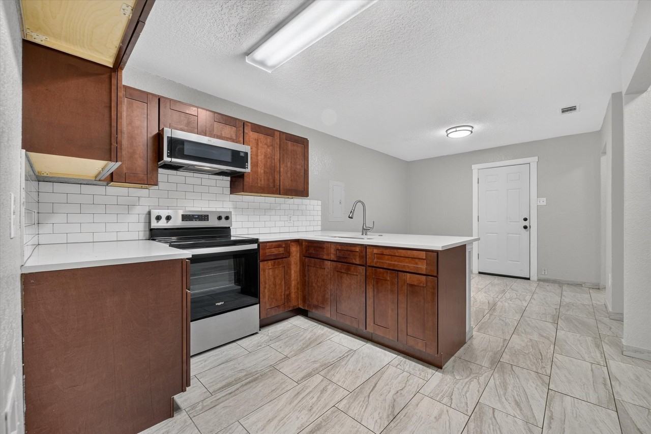 5304 Carol Ave - Photo 3 of 24