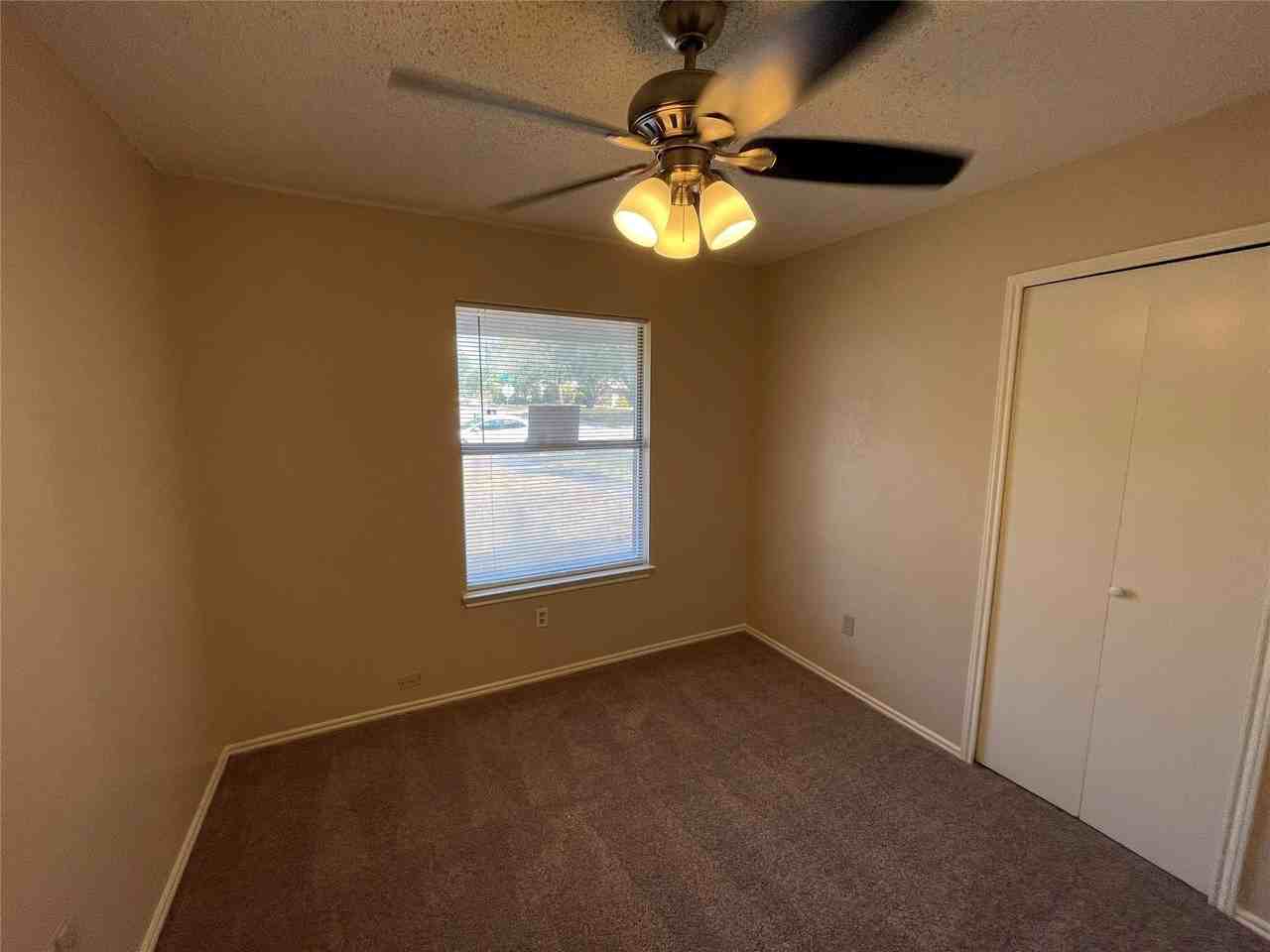1204 Ross Ln - Photo 5 of 7