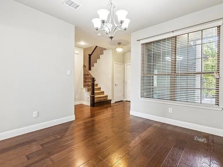 4820 Pasadena Dr - Photo 4 of 20