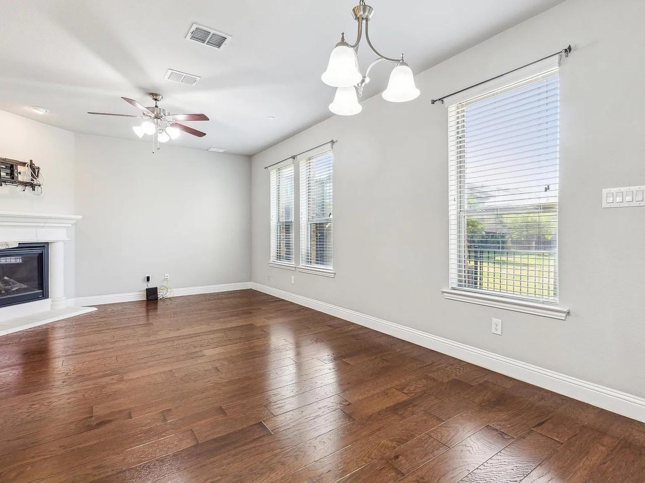 4820 Pasadena Dr - Photo 6 of 20