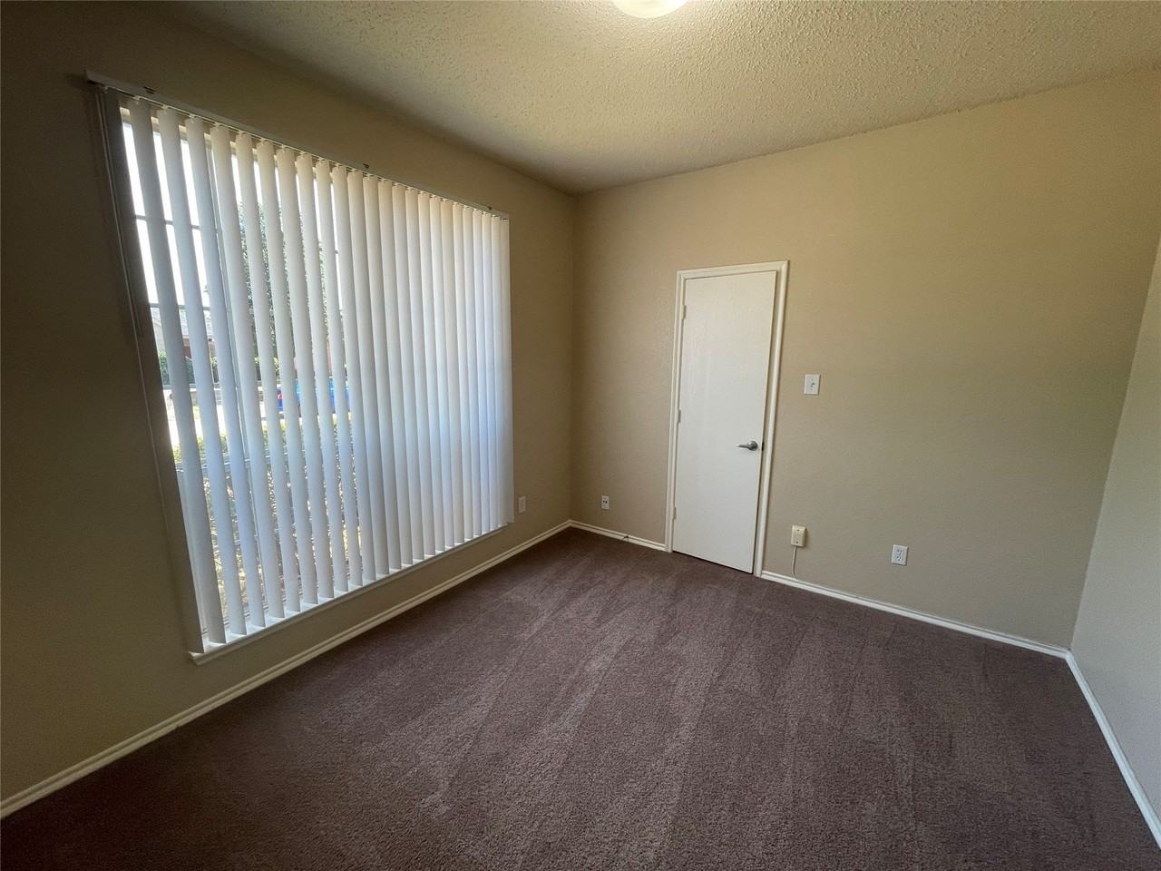713 Horseshoe Ct - Photo 6 of 10