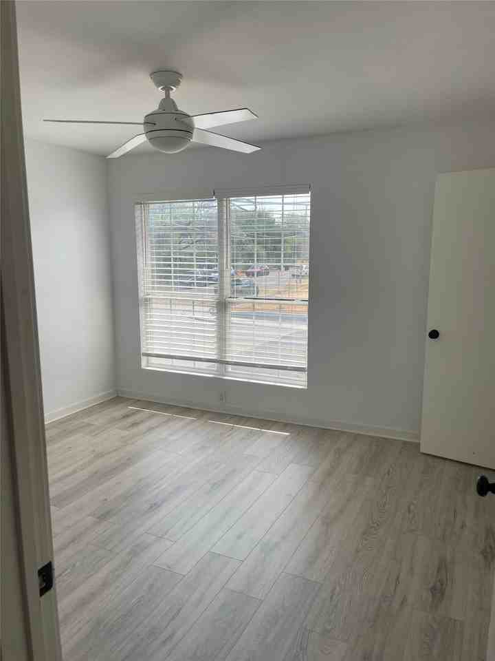 321 E 8th St #218 - Photo 7 of 10