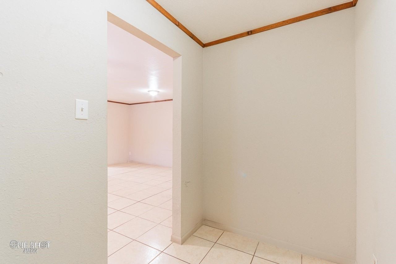 104 College Dr #B - Photo 3 of 17