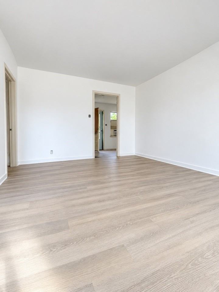 12145 Dandridge Dr - Photo 2 of 13