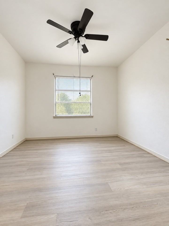 12145 Dandridge Dr - Photo 7 of 13