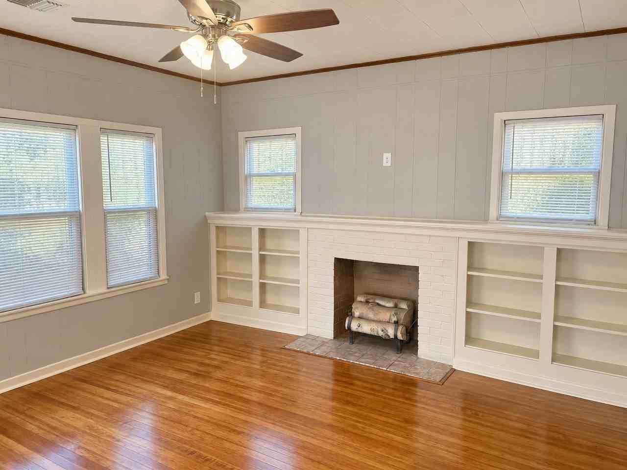 349 Jeanette St - Photo 4 of 18