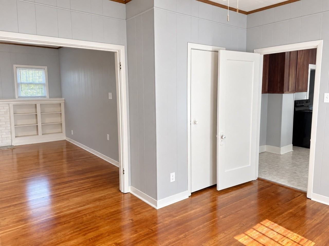 349 Jeanette St - Photo 7 of 18