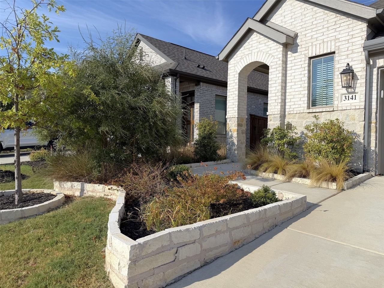 3141 Brazoria Dr - Photo 3 of 32