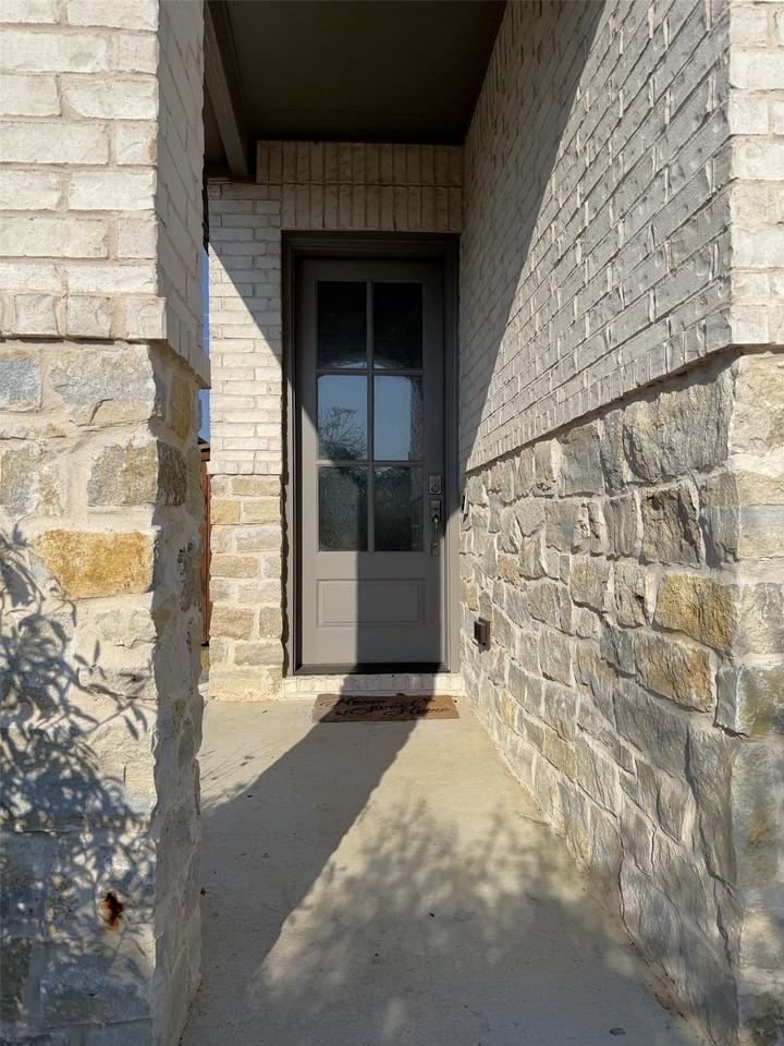 3141 Brazoria Dr - Photo 4 of 32