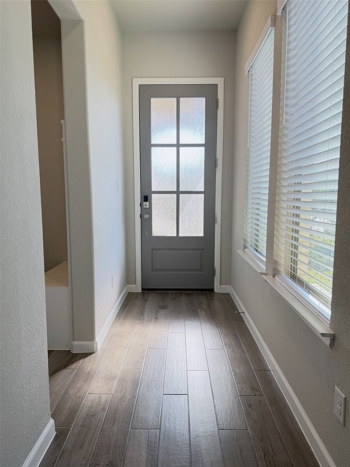 3141 Brazoria Dr - Photo 5 of 32