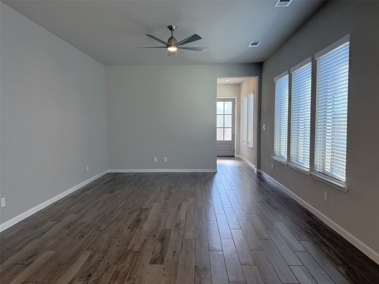 3141 Brazoria Dr - Photo 6 of 32