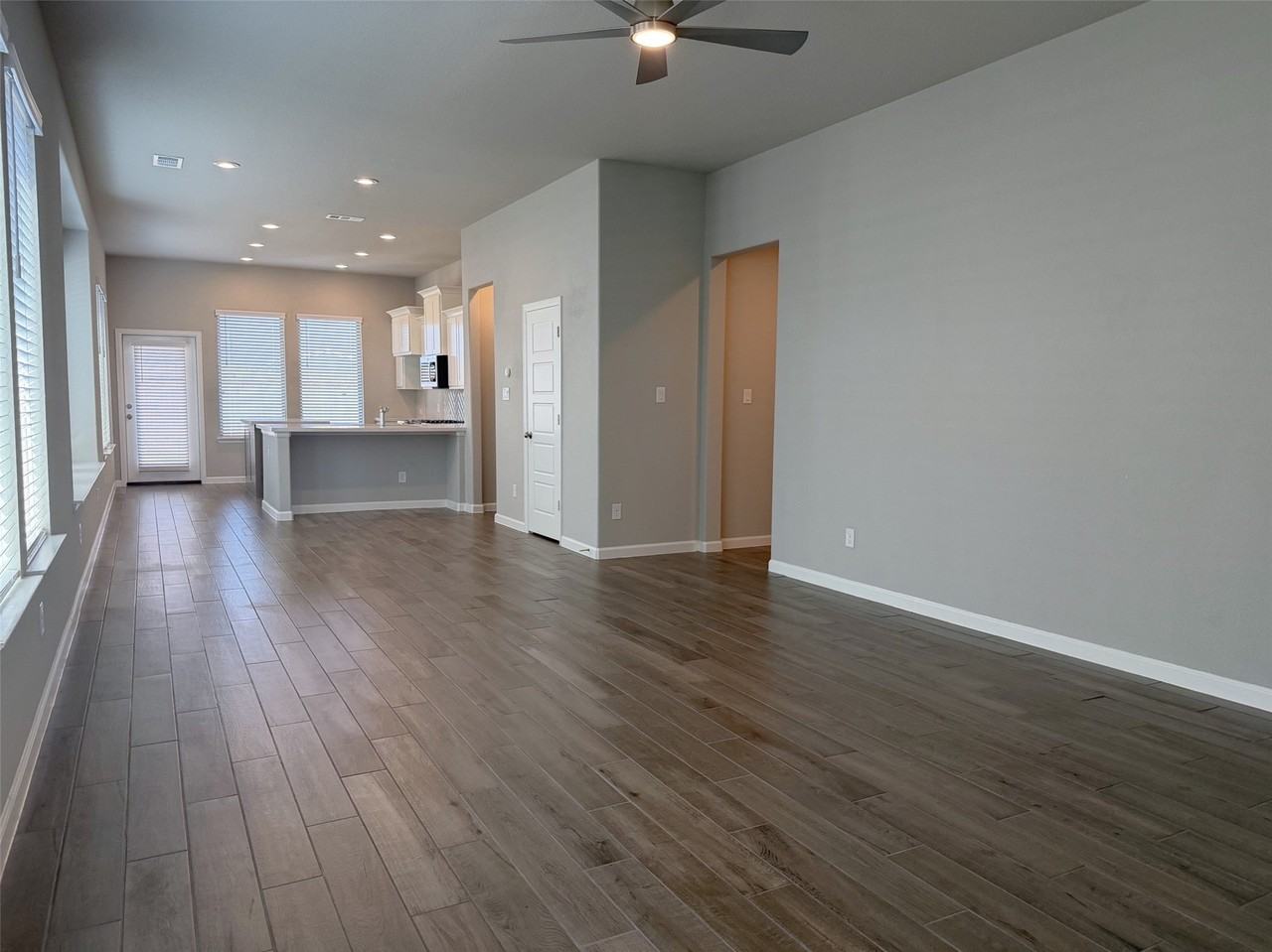 3141 Brazoria Dr - Photo 7 of 32