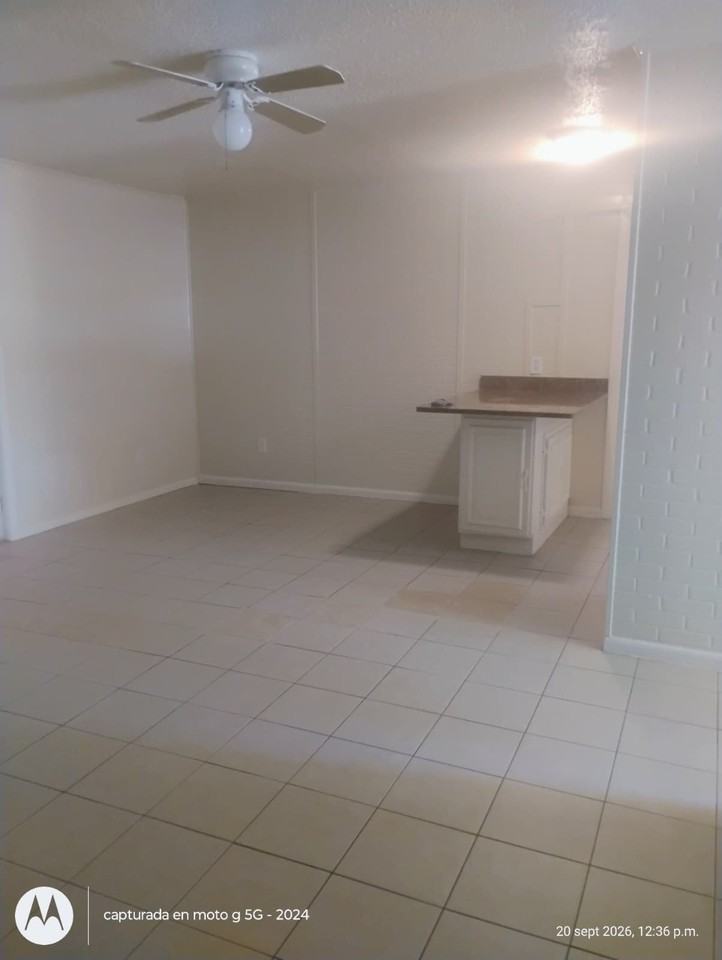 1426 Shorecrest Dr - Photo 3 of 11