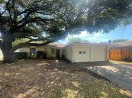 featured image of 1418 Rockbrook St