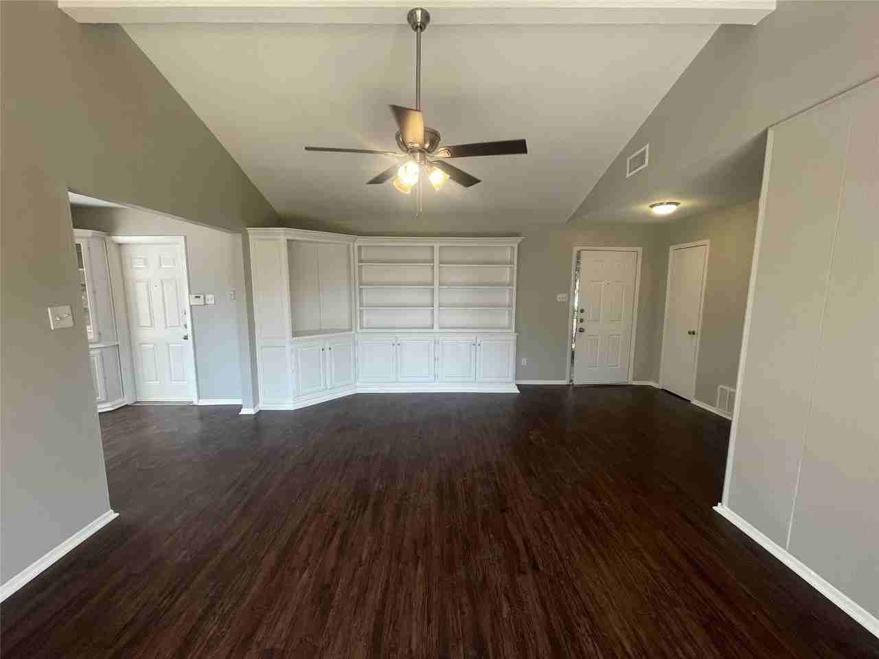 1418 Rockbrook St - Photo 3 of 10