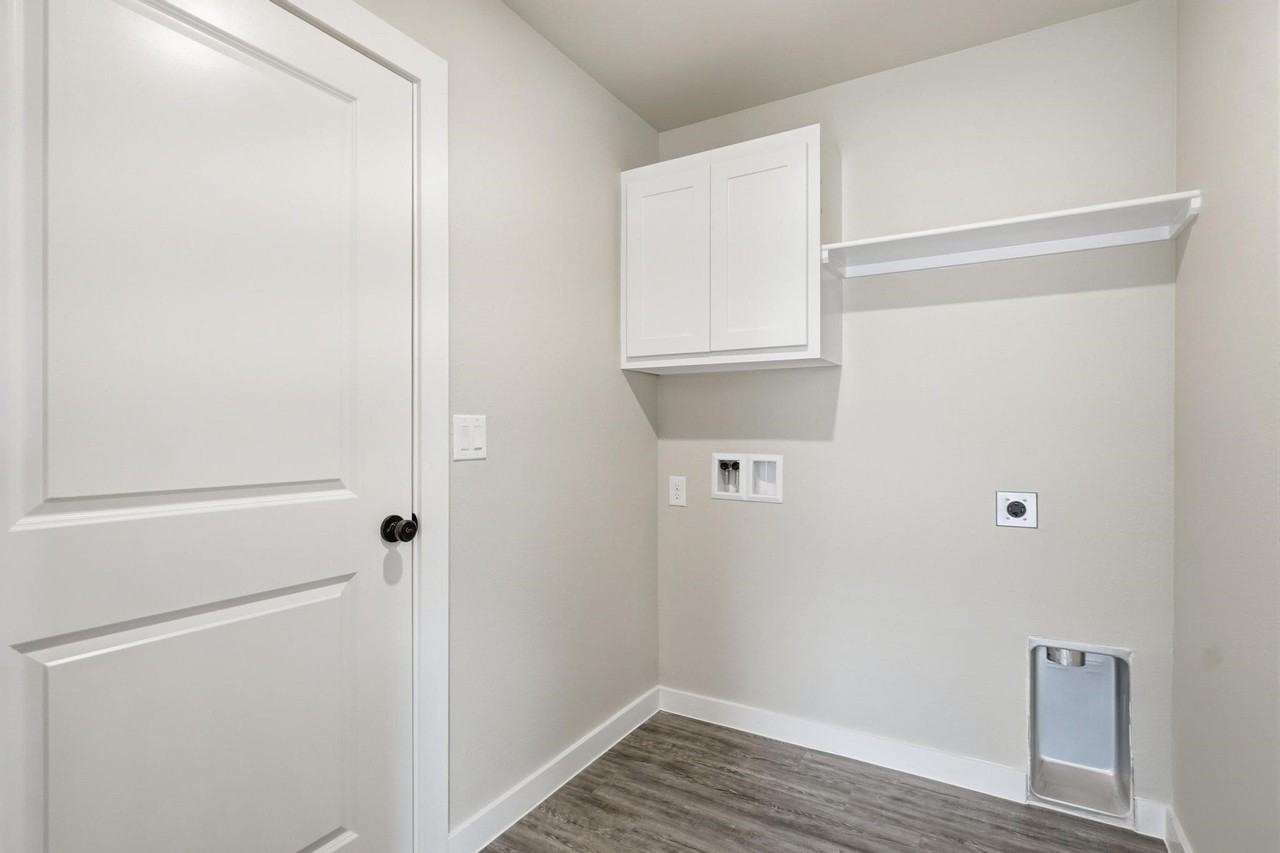 426 Elmont St - Photo 6 of 25