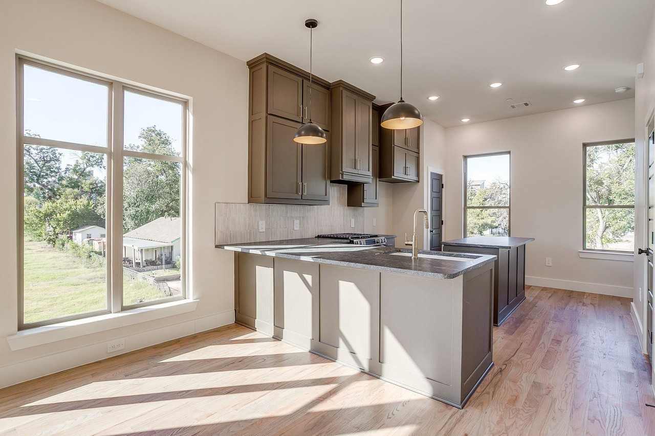 2820 Weisenberger St #104 - Photo 4 of 38