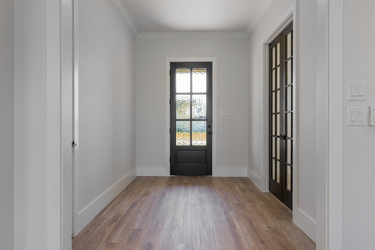 6220 Purple English Oak Ct - Photo 4 of 37