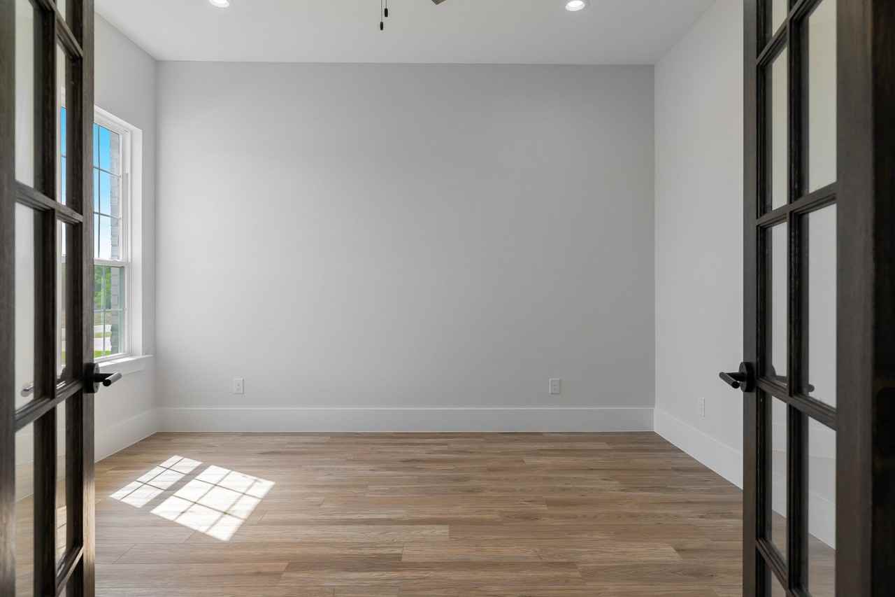 6220 Purple English Oak Ct - Photo 5 of 37