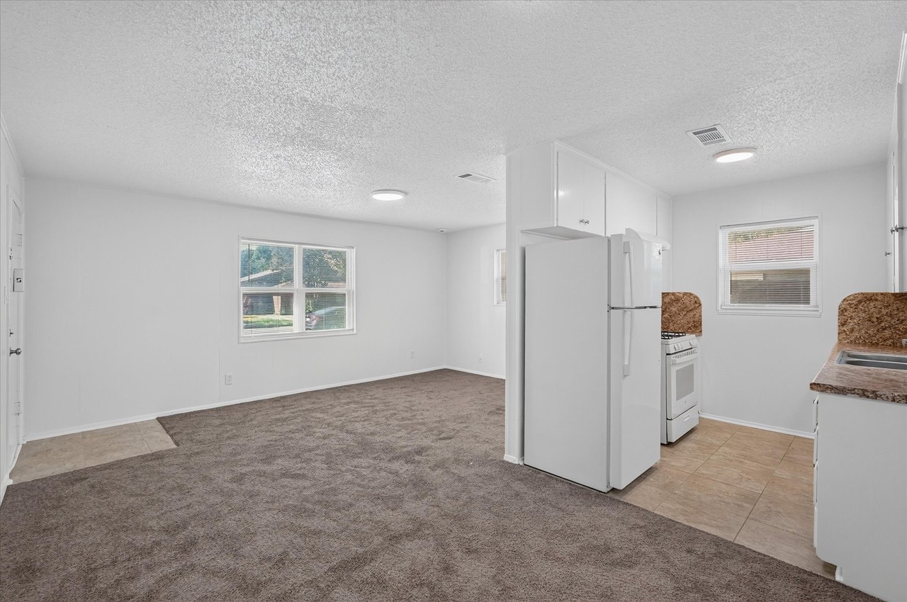 1805 Randolph Dr #4 - Photo 2 of 25