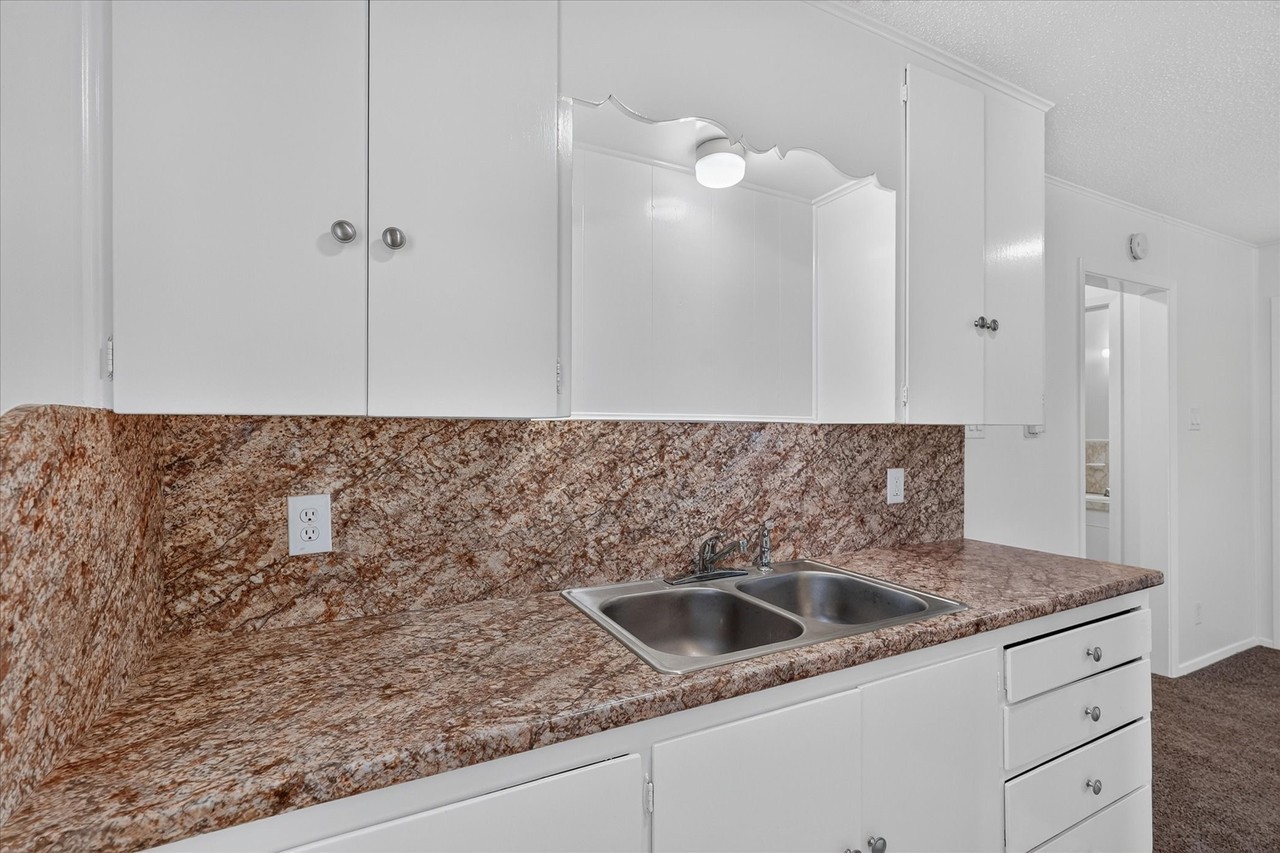 1805 Randolph Dr #4 - Photo 5 of 25