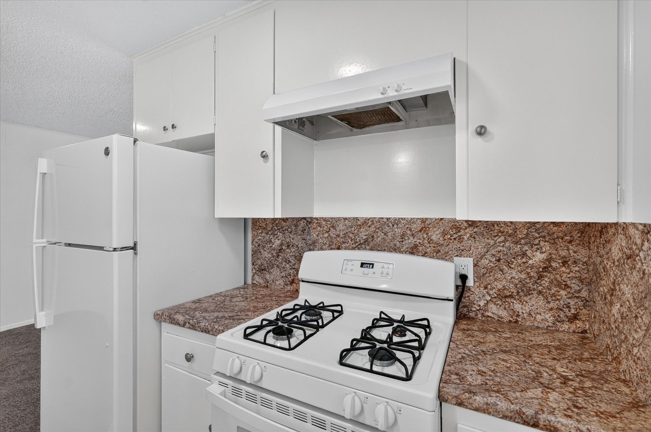 1805 Randolph Dr #4 - Photo 7 of 25