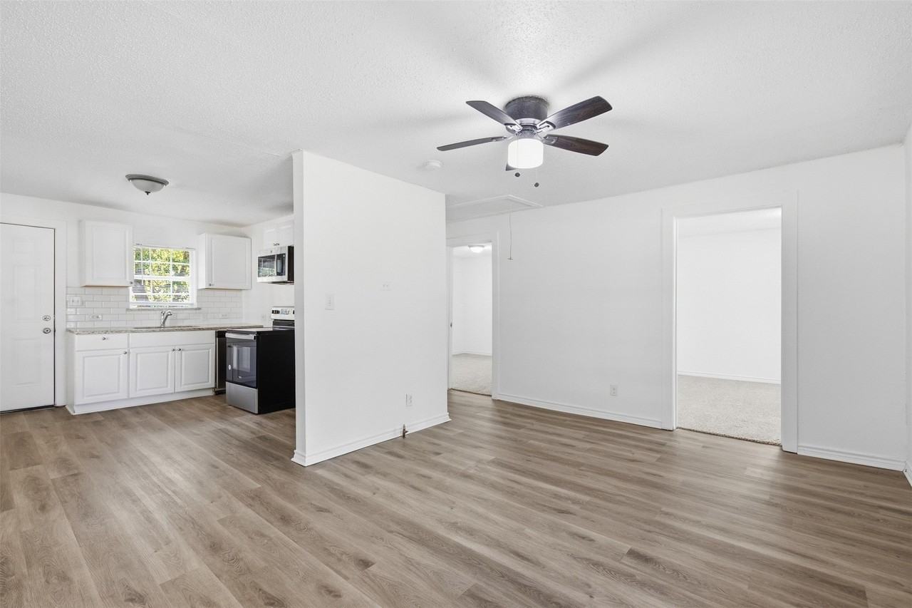 1916 Liberty St - Photo 2 of 18