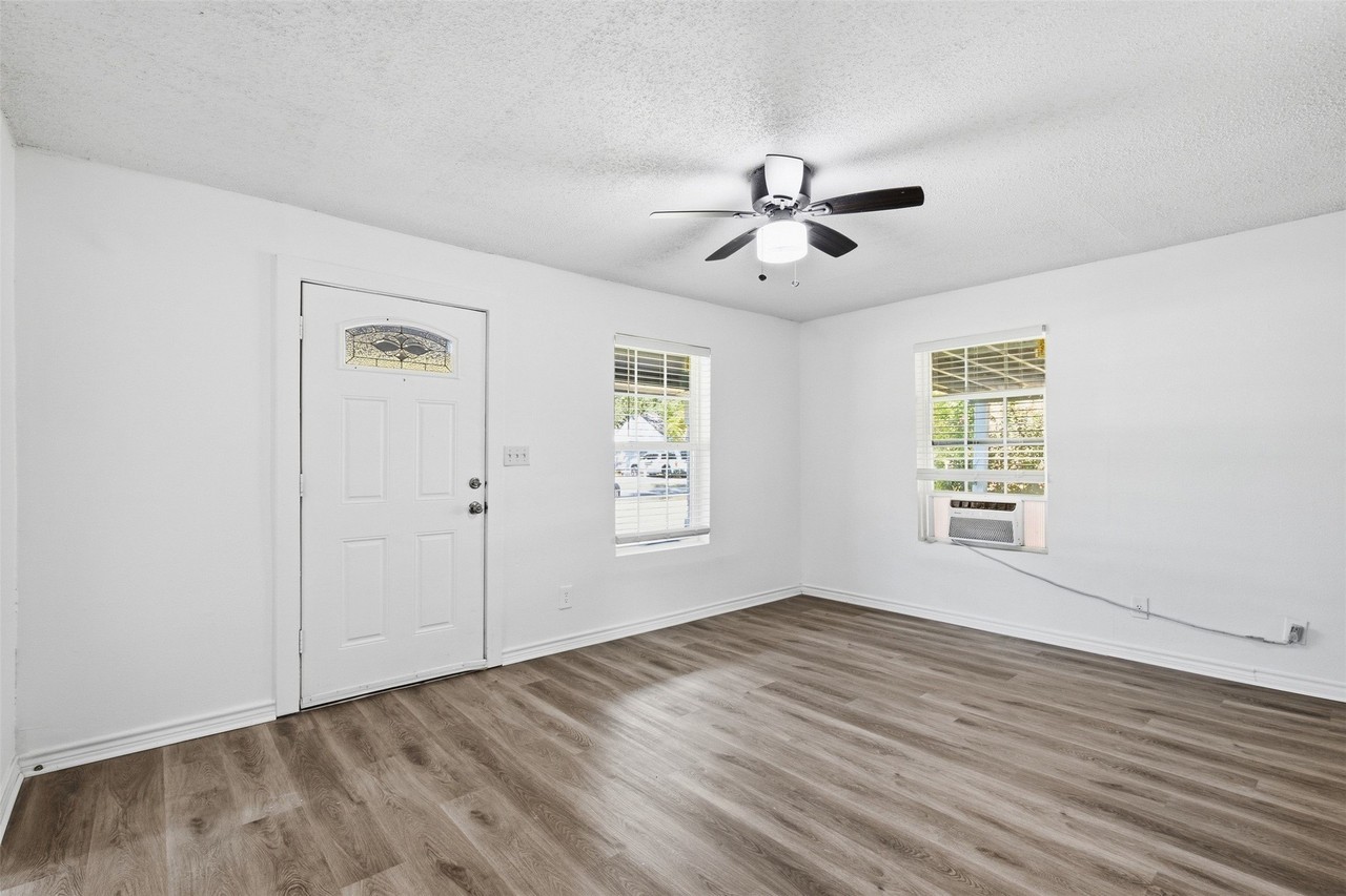 1916 Liberty St - Photo 6 of 18