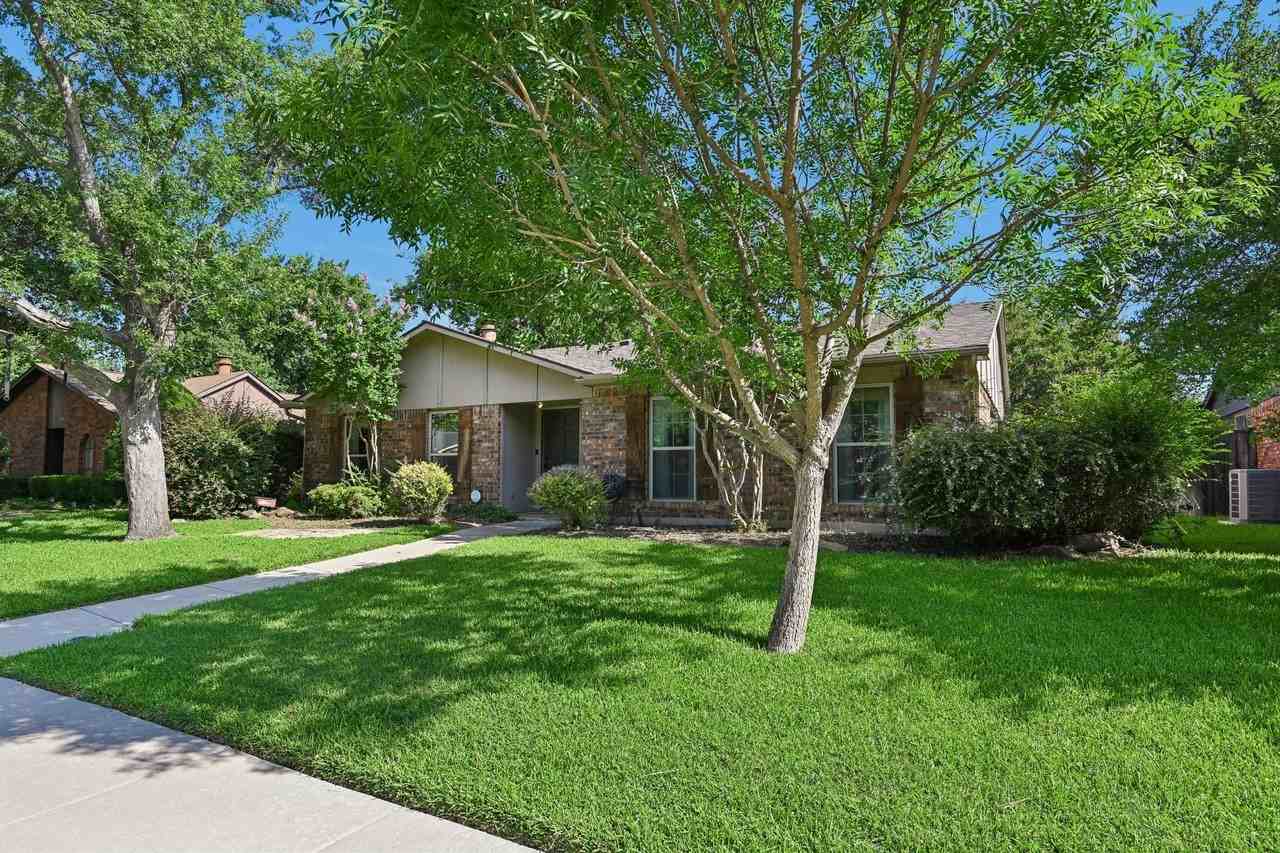 526 Shadowcrest Ln - Photo 4 of 39