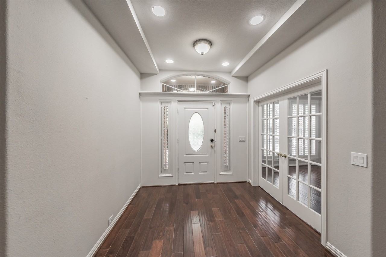 113 Woodland Cv - Photo 3 of 25