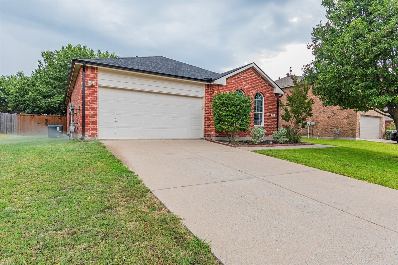 1310 Cahaba Dr - Photo 3 of 24