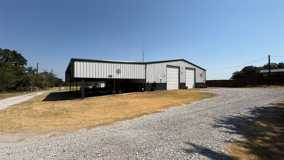 925 Jennings Ln - Photo 1 of 1