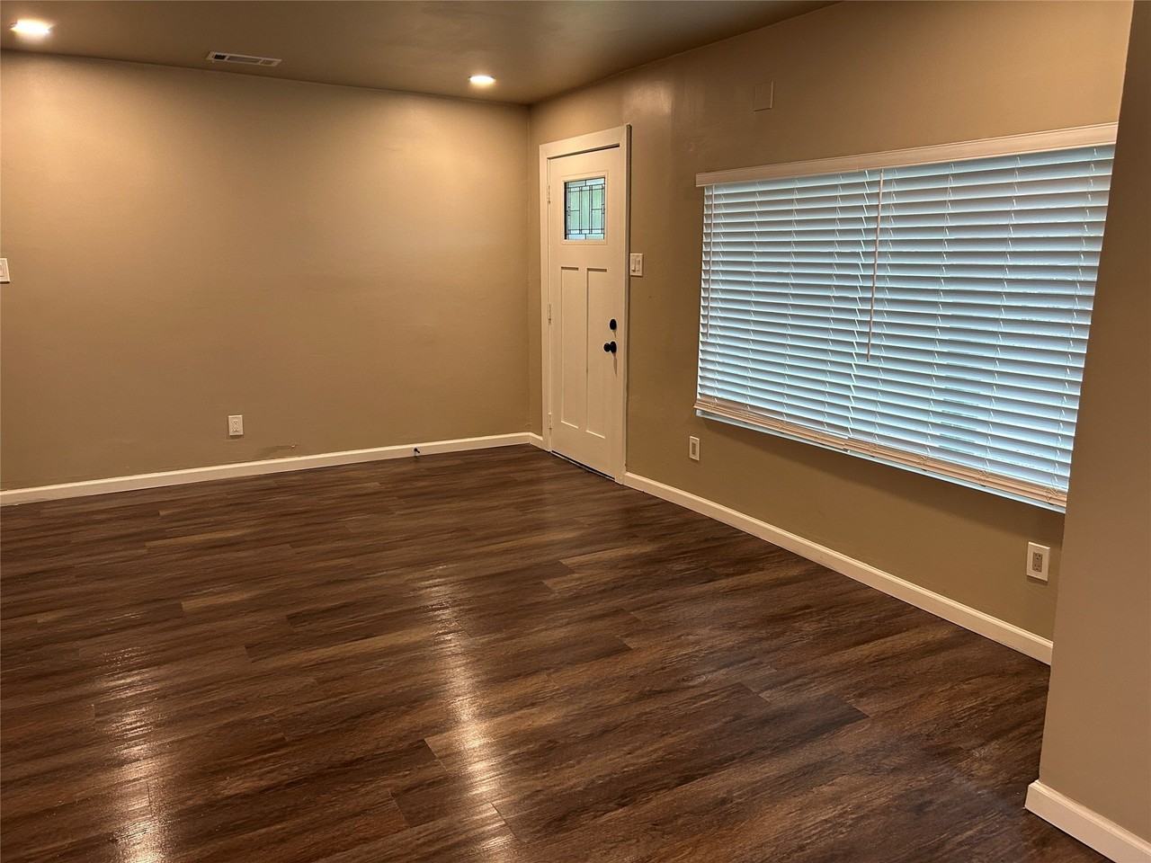 3551 Cortez Dr - Photo 4 of 21