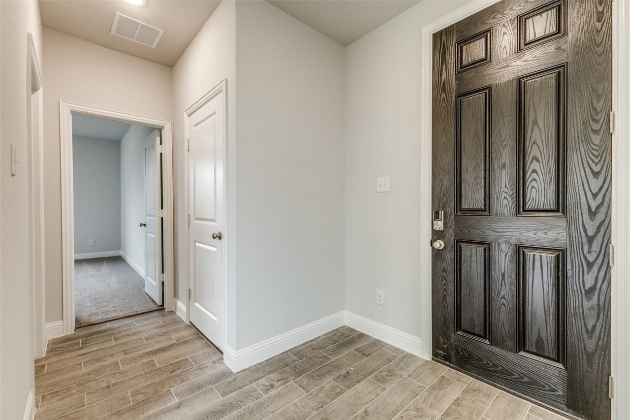 1519 Vermillion St - Photo 3 of 25